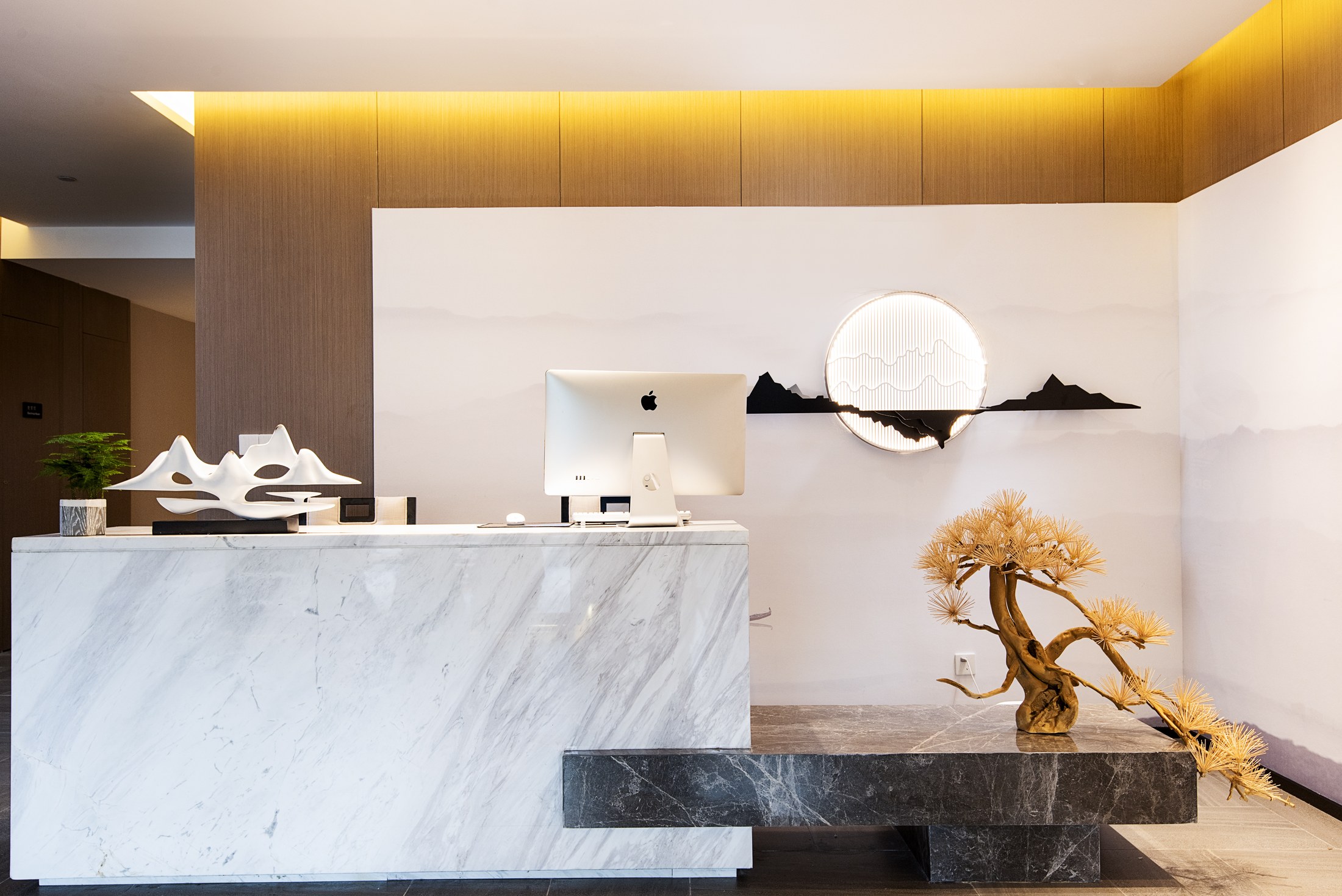 方聚民宿 Lobby, reading room and dining as places to stay 1